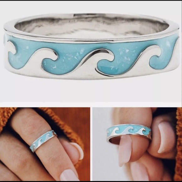 PURA VIDA size 5 REVERSIBLE ENAMEL WAVE RING New! - Picture 1 of 8